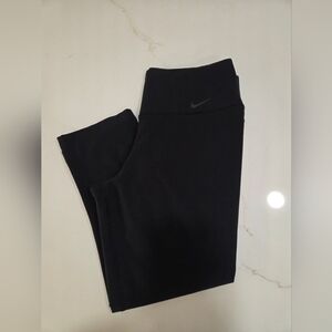 Nike DRI-FIT Capri Leggings